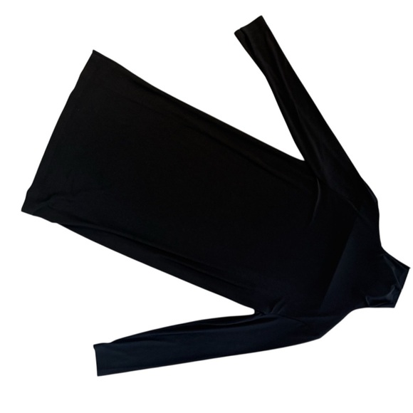 Norma Kamali size 36 (6 or S in brand) Black Long Sleeve Dress mock neck NWOT - Picture 2 of 12